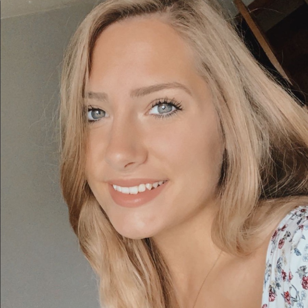 Meet your Posher, Katelyn